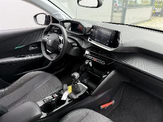 Peugeot 208 1.2 PueTech Allure Pack -NAVI-CAMERA-PDC picture 6