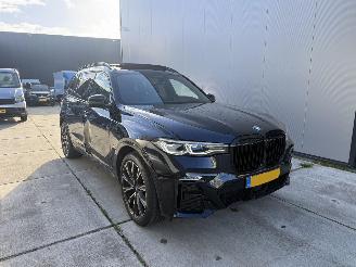 uszkodzony samochody osobowe BMW X7 xDrive 40i High Executive -LEDER-PANO-360 CAMERA-HEAD UP 2022/3