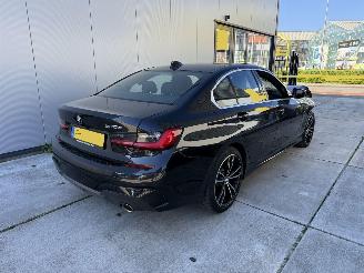 BMW 3-serie 330e High Executive M HUD - SCHUIFDAK - KEYLESS picture 5