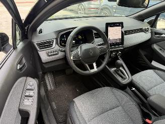 Renault Clio 1.6 E-Tech Full Hybrid 145 Techno CAMERA - NAVI - KEYLESS picture 3