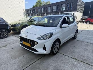 Damaged car Hyundai I-10 1.0 Comfort-AIRCO-CRUISE 2022/10