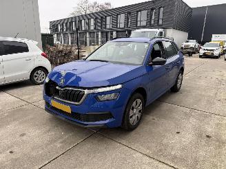 Voiture accidenté Skoda Kamiq 1.0 TSI SPORT BUSINESS-NAVI-PDC 2021/3