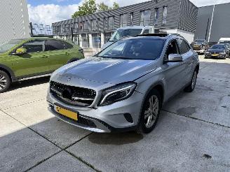 Unfallwagen Mercedes GLA 200d PRESTIGE AUTOMAAT-PANO-NAVI-PDC 2016/6