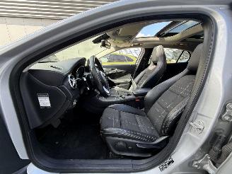 Mercedes GLA 200d PRESTIGE AUTOMAAT-PANO-NAVI-PDC picture 9