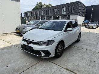Schadeauto Volkswagen Polo 1.0TSI LIFE 95PK - NAVI - CAMERA - LED 2024/8