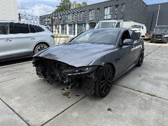 uszkodzony samochody osobowe Jaguar XE 2.0 P250 R-Dynamic Black - NAVI - LED - CAMERA - KEYLESS 2022/2