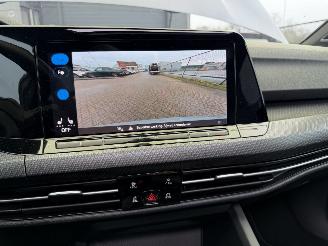 Volkswagen Golf 1.5 eTSI DSG R-Line Pano Harman Kardon picture 20