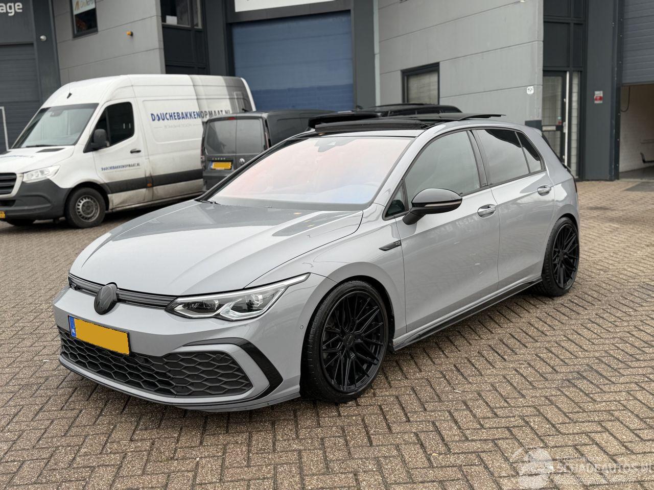 Volkswagen Golf 1.5 eTSI DSG R-Line Pano Harman Kardon