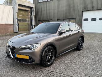 damaged passenger cars Alfa Romeo Stelvio 2.2D Super 179Pk Automaat 2017/9