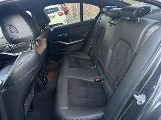BMW 3-serie 320e M-Pakket Edition Plus Sfeerverlichting picture 14