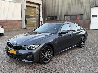 Unfallwagen BMW 3-serie 320e M-Pakket Edition Plus Sfeerverlichting 2021/11