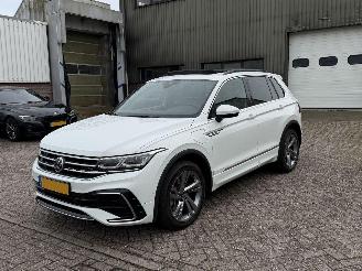 Coche accidentado Volkswagen Tiguan 1.4 TSI EHybrid R-Line Pano 2021/12