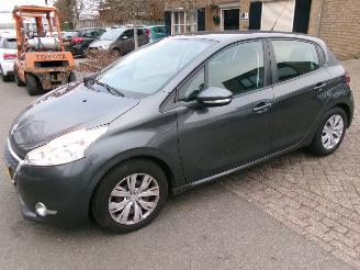 krockskadad bil auto Peugeot 208 1.2 I ALLURE 5 DEURS AIRCO 2012/8