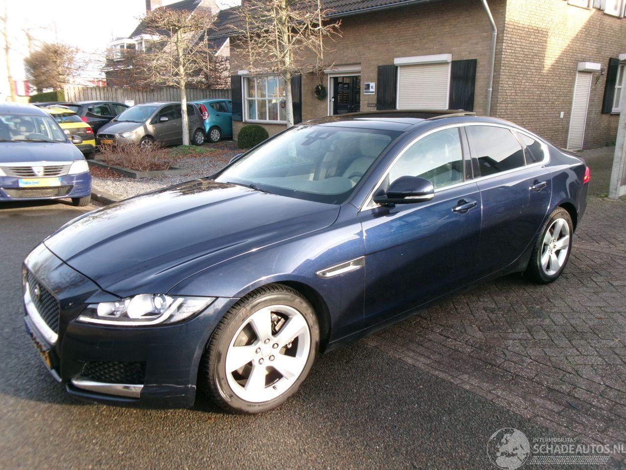 Jaguar XF 2.0 D R-SPORT AWD