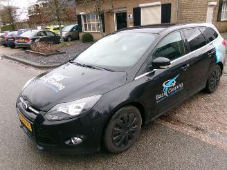 Schadeauto Ford Focus 1.6 TDCI TITANIUM CLIMA NAVI 2013/9