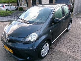 Unfallwagen Toyota Aygo 1.0 VVT-I NOW AIRCO 2013/7