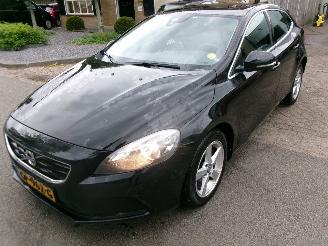 Coche accidentado Volvo V-40 2.0 D2 MOMENTUM BUSINESS 2015/7
