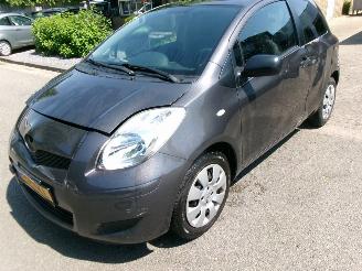skadebil auto Toyota Yaris 1.3 VVTI COMFORT AIRCO 2009/10