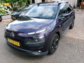 Vaurioauto  passenger cars Citroën C4 cactus 1.2 I FEEL 2015/2