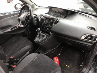 Lancia Ypsilon 1.2 picture 8