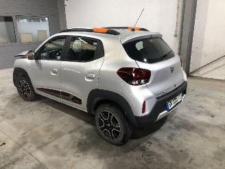 Voiture accidenté Dacia Spring  
