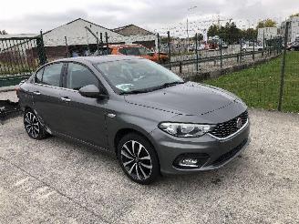 Voiture accidenté Fiat Tipo 1.6 multijet 2016/3