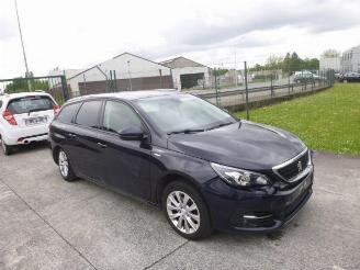 uszkodzony samochody osobowe Peugeot 308 1.2   SW 2019/2