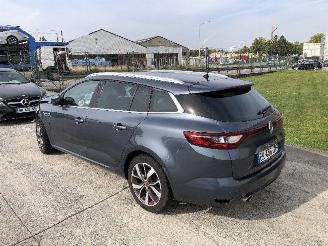 Coche accidentado Renault Mégane 1.2 TURBO GRANDTOUR 2017/2