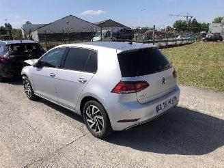 Schadeauto Volkswagen Golf 1.0TSI  SOUND 2018/5