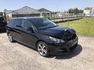 Peugeot 308 SW  1.2 T picture 3