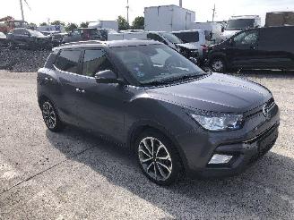 Damaged car Ssang yong Tivoli 1.6 AUTOMATIQUE 2018/8