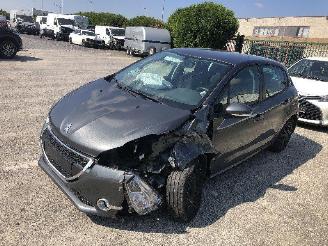 Peugeot 208 1.2 picture 4