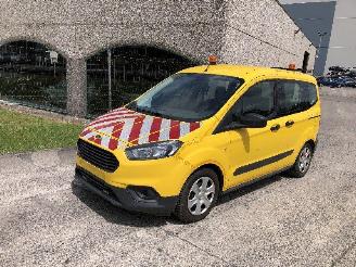 damaged passenger cars Ford Tourneo Courier 1.0 TREND 2019/8