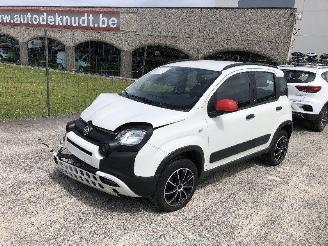 uszkodzony samochody osobowe Fiat Panda 1.0 CITY CROSS 2022/8