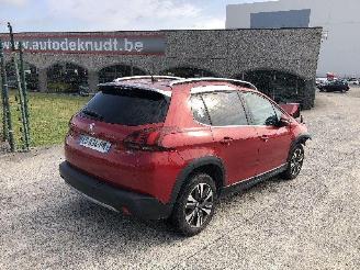 Voiture accidenté Peugeot 2008 1.6 HDI 2016/6