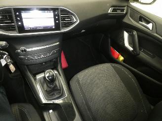 Peugeot 308 1.5D II SW ACTIVE picture 14