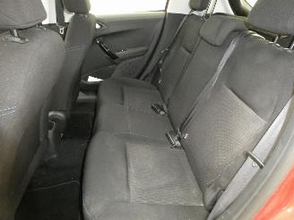 Peugeot 208 SIGNATURE picture 18