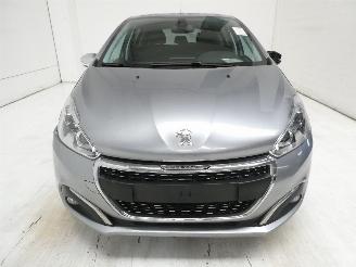 Peugeot 208 SIGNATURE picture 2