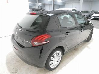 Peugeot 208 LIKE picture 7