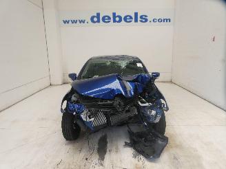 Damaged car Renault Clio LIFE 2019/1