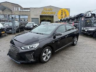 Schadeauto Hyundai Ioniq PLUG IN - HYBRID 2019/3