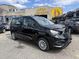 damaged passenger cars Opel Combo 1.5LIFE EDITION PLUS 2022/9