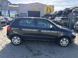 uszkodzony samochody osobowe Skoda Fabia 1.2 TDI AMBIENTE 2011/10