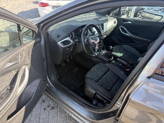 Opel Astra 1.2 B picture 5