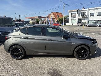 Opel Astra 1.2 B picture 4