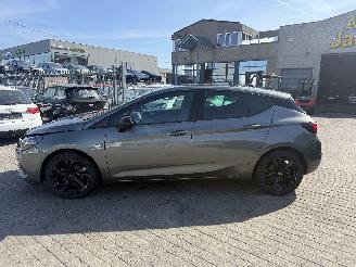 Opel Astra 1.2 B picture 8