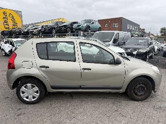 Dacia Sandero 1.2B picture 2