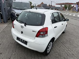 Toyota Yaris 1.0 5D picture 3