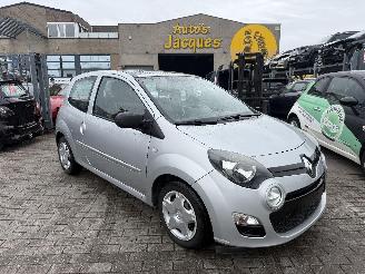 Damaged car Renault Twingo 1.2 HELIOS 2013/8