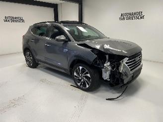 Damaged car Hyundai Tucson AUTOMAAT/PANORAMA 2020/3